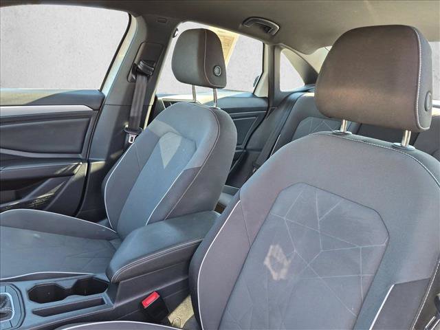 Used 2025 Volkswagen Jetta Sport FWD image 25