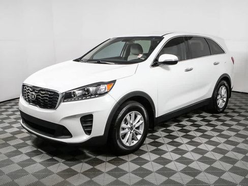 Used 2020 Kia Sorento LX image 24