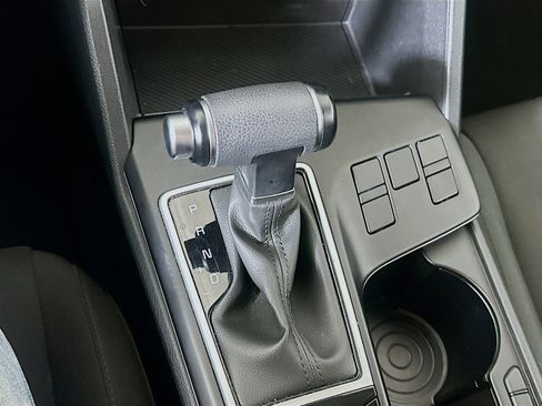 Used 2025 Kia Sportage LX FWD image 24