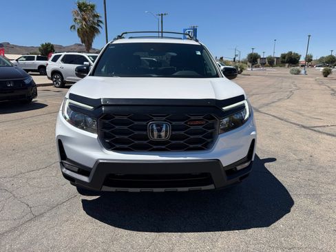 Certified 2025 Honda Passport TrailSport image 2