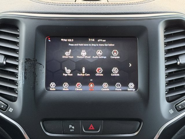 Used 2020 Jeep Cherokee Latitude Plus w/ Cold Weather Group AWD/4WD image 22