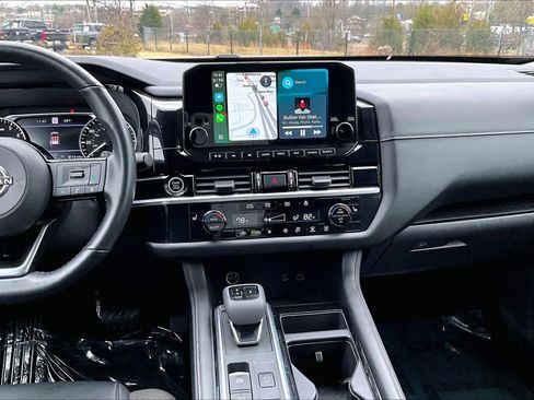 Used 2022 Nissan Pathfinder SL w/ Lighting Package (N92) image 6