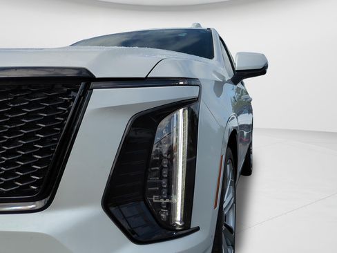 Used 2025 Cadillac Escalade Sport Platinum w/ LPO, Floor Liner Package AWD/4WD image 26