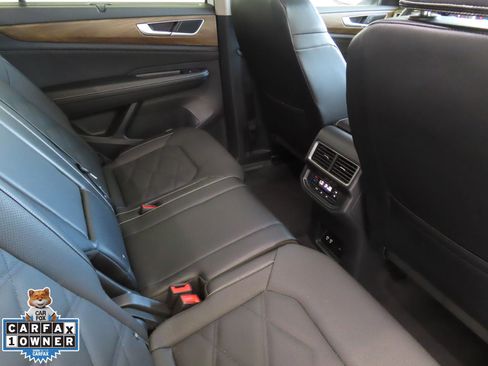 Used 2025 Volkswagen Atlas SE image 26