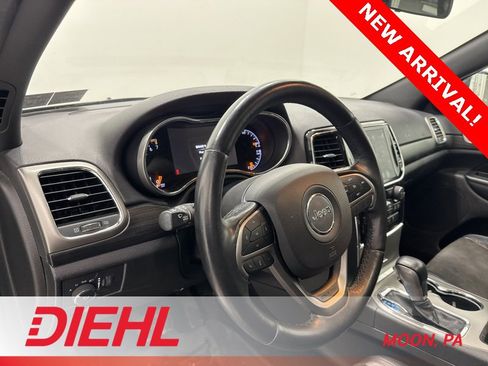 Certified 2021 Jeep Grand Cherokee Laredo X image 19