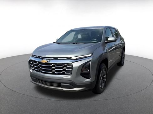 Used 2025 Chevrolet Equinox LT AWD/4WD image 6