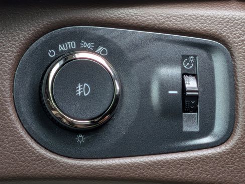 Used 2015 Cadillac SRX Premium w/ Driver Assist Package FWD image 24