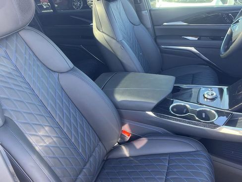 New 2026 Cadillac Escalade IQ Sport 1 w/ LPO, ONYX Package image 20