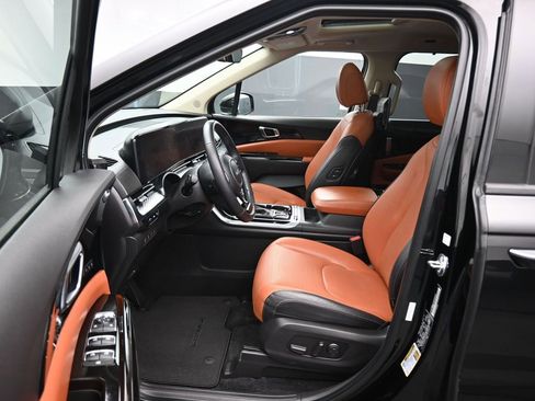 Used 2024 Kia Carnival SX Prestige image 12