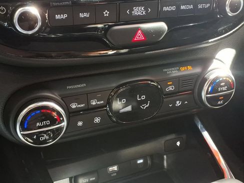 Used 2025 Kia Soul EX FWD image 10