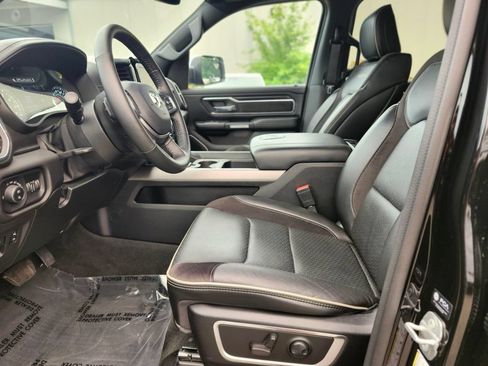 Used 2023 RAM 1500 Laramie AWD/4WD image 18