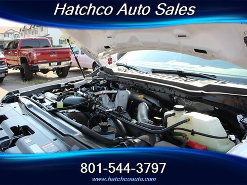 Used 2025 Ford F250 XLT w/ Black Appearance Package AWD/4WD image 12