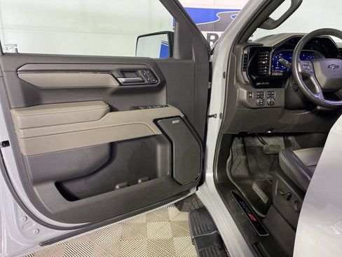 Used 2024 Chevrolet Silverado 1500 ZR2 w/ Technology Package AWD/4WD image 28