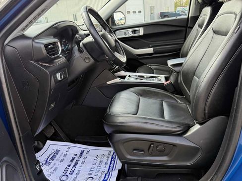 Used 2022 Ford Explorer Limited w/ Equipment Group 301A AWD/4WD image 7