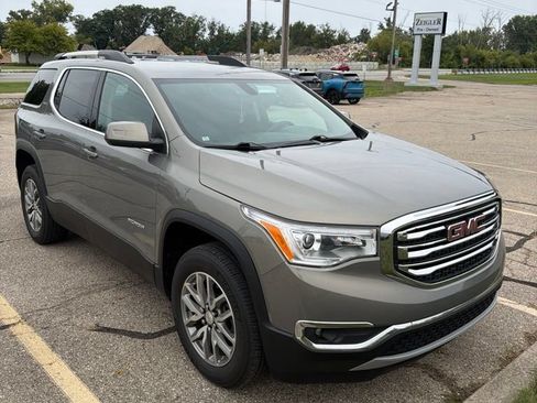 Used 2019 GMC Acadia SLE AWD/4WD image 3