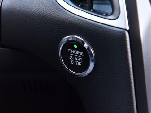 Used 2024 Ford Edge SEL image 16