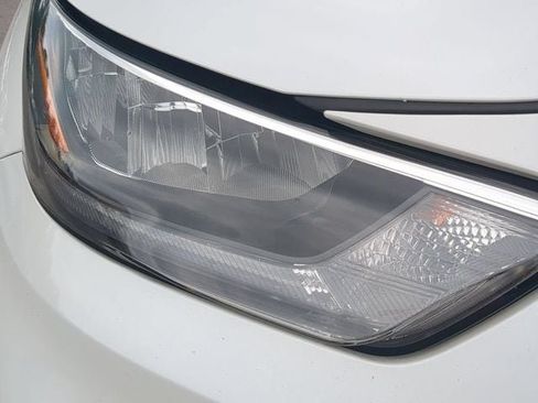 Used 2020 Toyota Highlander XLE AWD/4WD image 9