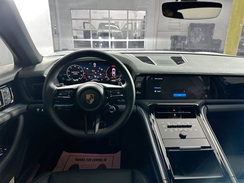 Certified 2025 Porsche Panamera image 18
