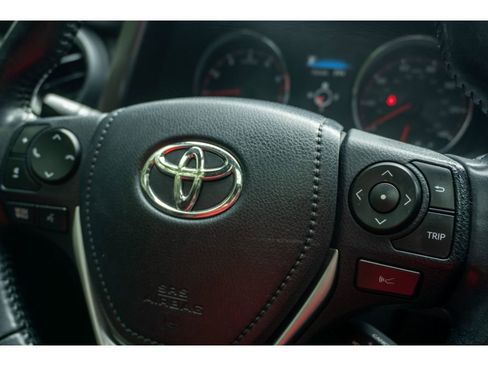 Used 2018 Toyota RAV4 SE w/ Power Extra Value Package FWD image 30