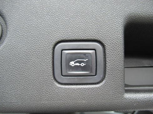 Certified 2022 Chevrolet Equinox LT FWD image 32