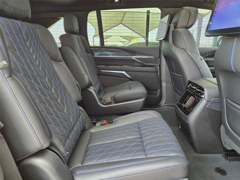 New 2026 Cadillac Escalade IQ Sport 1 w/ LPO, ONYX Package AWD/4WD image 32