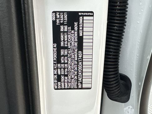 Certified 2025 Porsche Cayenne E-Hybrid image 21