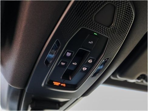 New 2025 Porsche Cayenne image 21