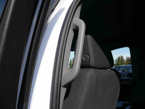 Used 2025 Chevrolet Silverado 3500 LT image 19