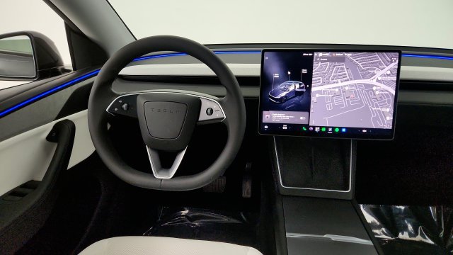 Used 2026 Tesla Model Y 2WD image 53