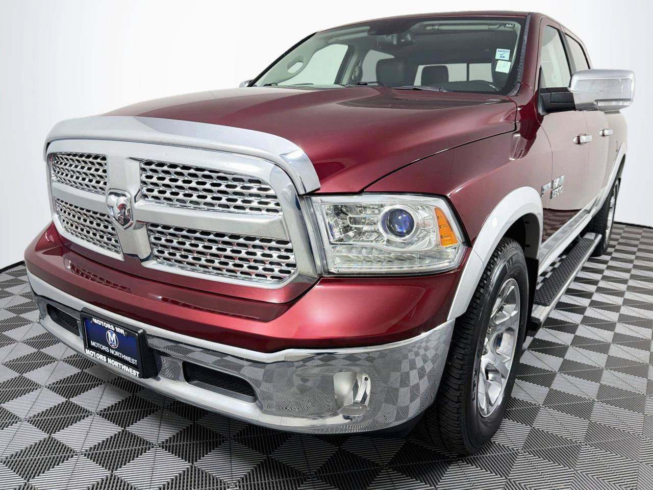 Used 2017 RAM 1500 Laramie w/ Convenience Group AWD/4WD image 5