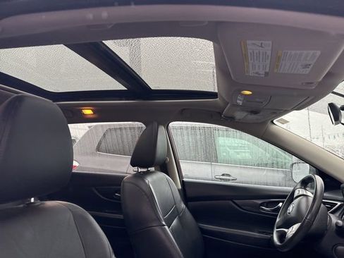 Used 2016 Nissan Rogue SL w/ SL Premium Package image 8