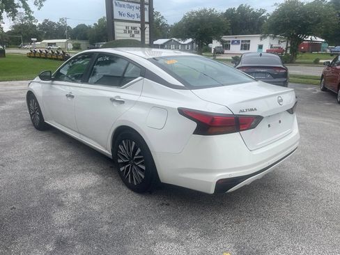 Used 2024 Nissan Altima 2.5 SV FWD image 5