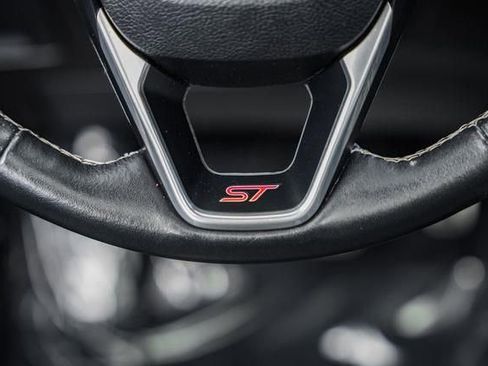 Used 2019 Ford Edge ST w/ Convenience Package image 31