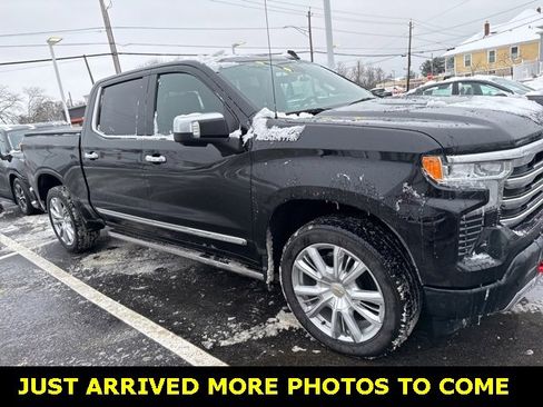 Used 2024 Chevrolet Silverado 1500 High Country w/ High Country Premium Package image 2