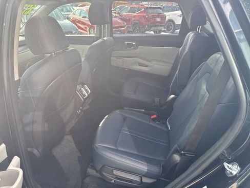 Certified 2024 Kia Sorento SX Prestige AWD/4WD image 8