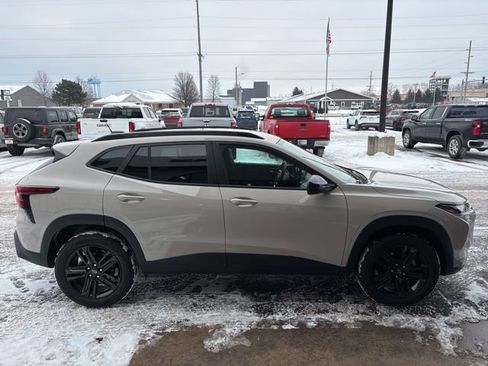Used 2026 Chevrolet Trax ACTIV w/ Driver Confidence Package image 8