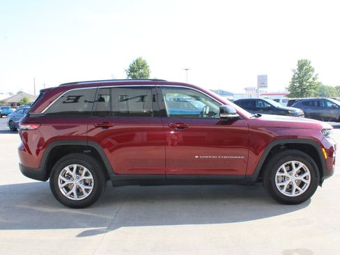 Certified 2022 Jeep Grand Cherokee Limited image 6