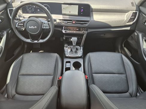 Used 2024 Kia Seltos SX w/ SX Sunroof Package AWD/4WD image 5