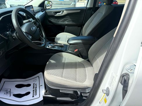 Used 2021 Ford Escape SE image 10