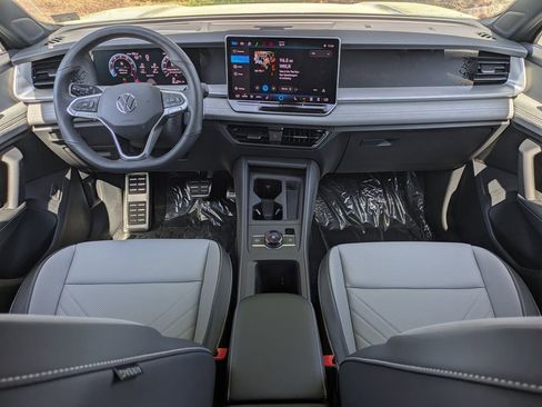New 2026 Volkswagen Tiguan SE R-Line AWD/4WD image 15