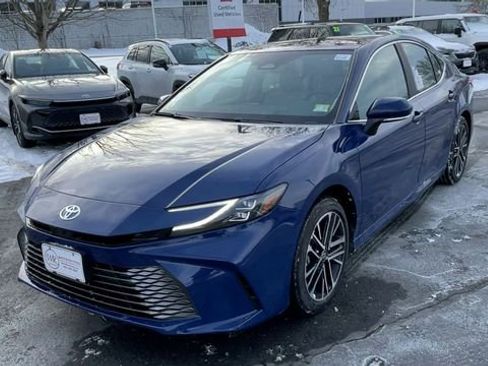 Used 2025 Toyota Camry XLE w/ Premium Package image 4