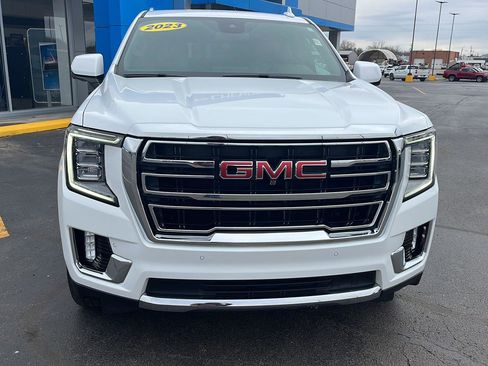 Used 2023 GMC Yukon XL SLT w/ SLT Luxury Package image 8