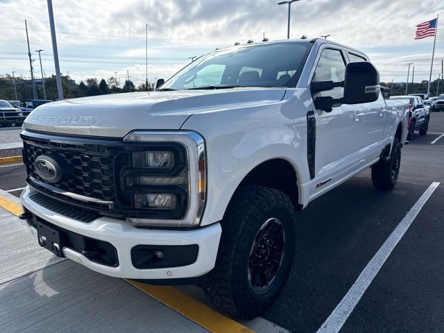 Used 2025 Ford F350 Lariat w/ Lariat Ultimate Package AWD/4WD image 2