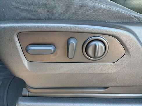 Used 2022 GMC Sierra 2500 SLE w/ SLE Value Package; image 14