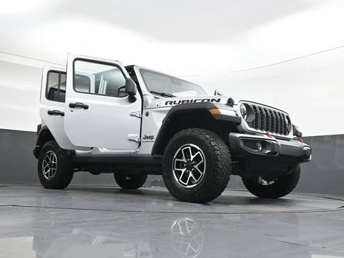 Used 2024 Jeep Wrangler Unlimited Rubicon AWD/4WD image 43