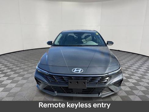 New 2026 Hyundai Elantra SEL Sport Premium FWD image 3