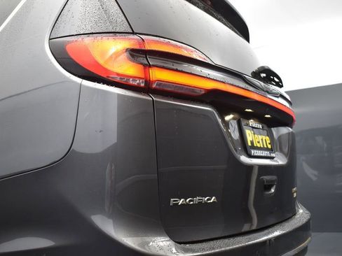 Used 2021 Chrysler Pacifica Limited w/ Premium & Safety Sphere Group AWD/4WD image 26