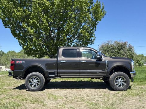 Used 2025 Ford F250 King Ranch w/ Chrome Package AWD/4WD image 8