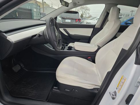 Used 2021 Tesla Model Y Long Range image 21