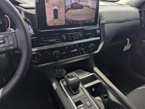 New 2026 Nissan Pathfinder SL FWD image 10